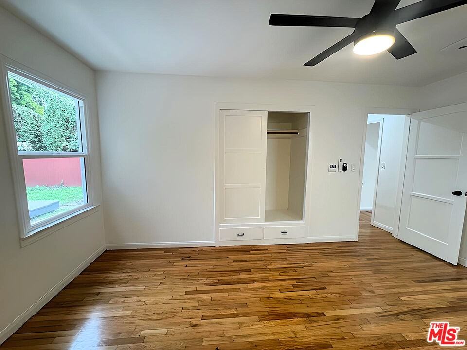2416 Boone Ave - Photo 3 of 8