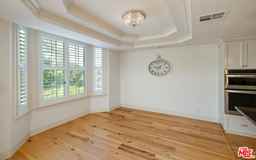 575 S Barrington Ave #305 - Photo 1 of 1