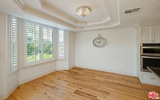 575 S Barrington Ave #305 - Photo 1 of 1