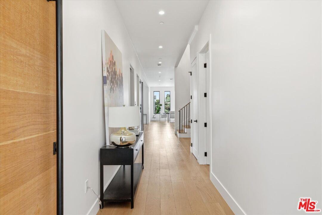 11003 Ocean Dr - Photo 3 of 8