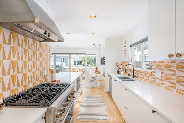 444 36th St - Photo 4 of 8