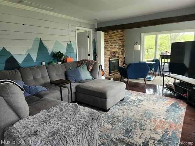 4995 Lockhart St - Photo 2 of 13