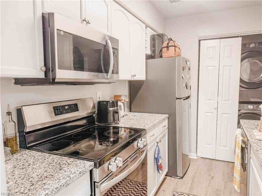 5433 Campus Dr - Photo 3 of 18