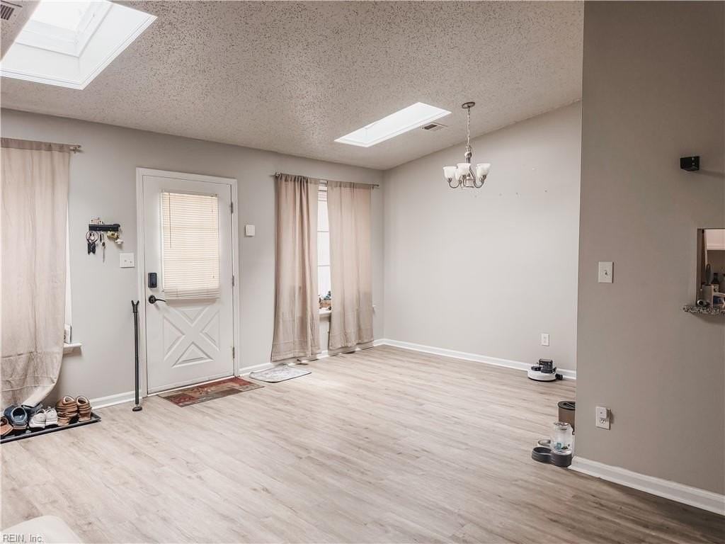 5433 Campus Dr - Photo 6 of 18