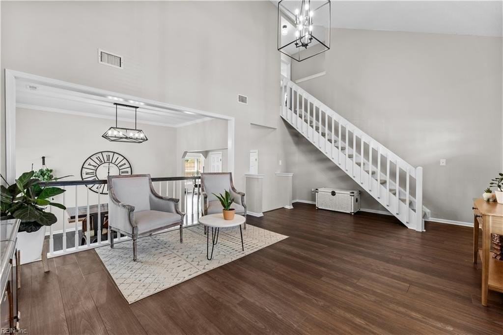 1573 Devon Way - Photo 5 of 23