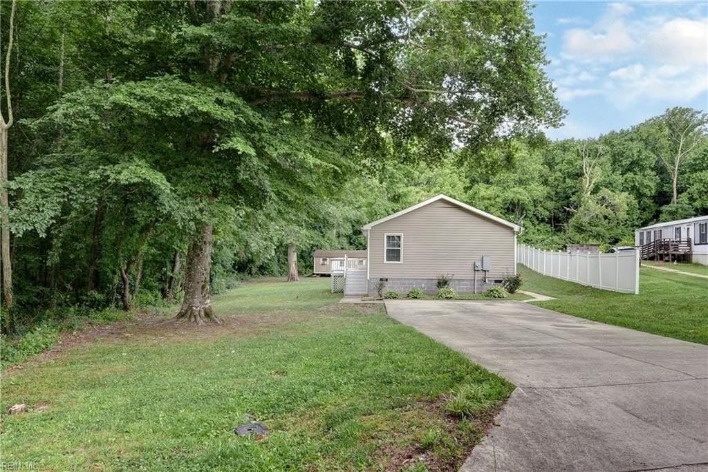 9431 Jenkins Ln - Photo 3 of 31