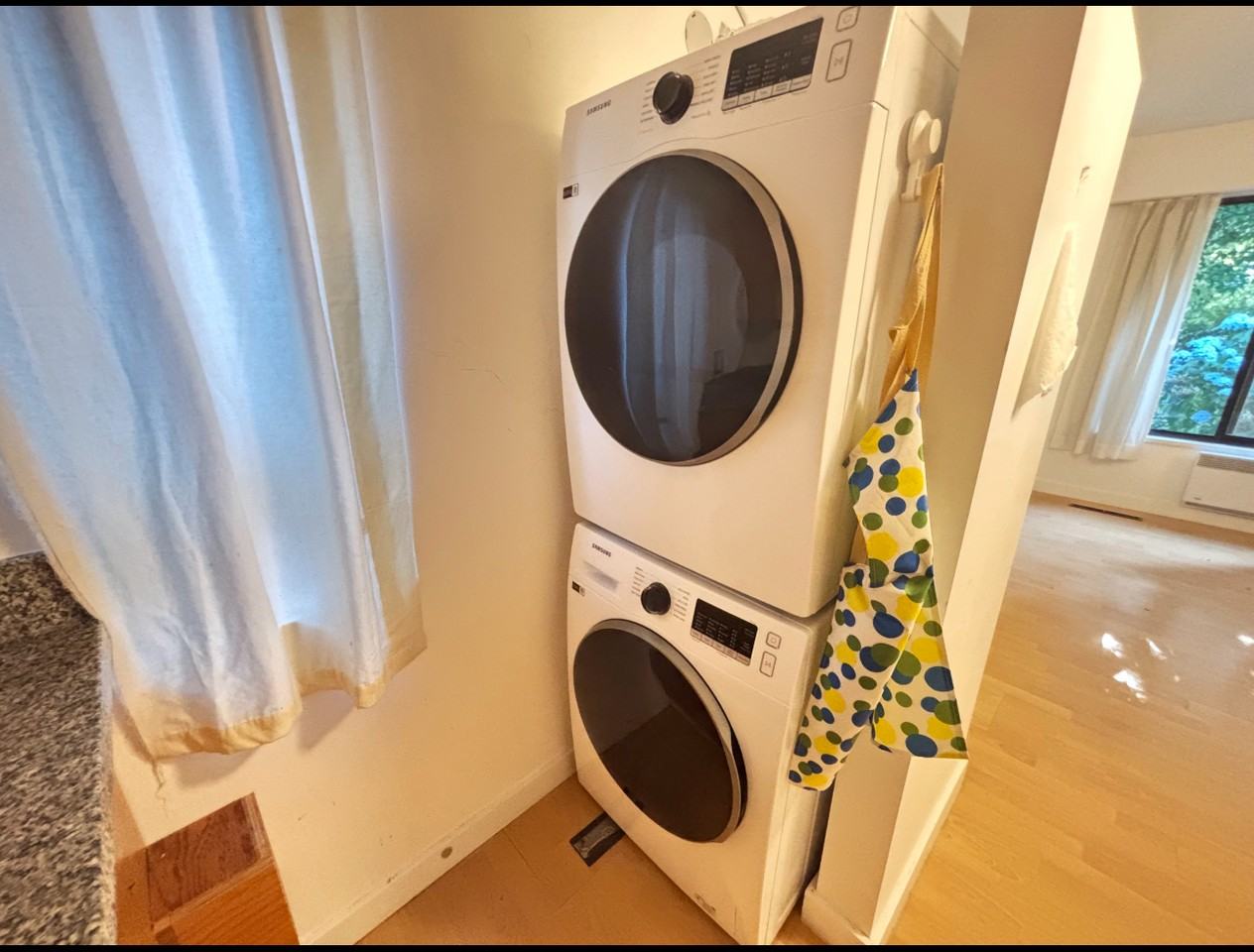 5520 Alma Street - Photo 5 of 8