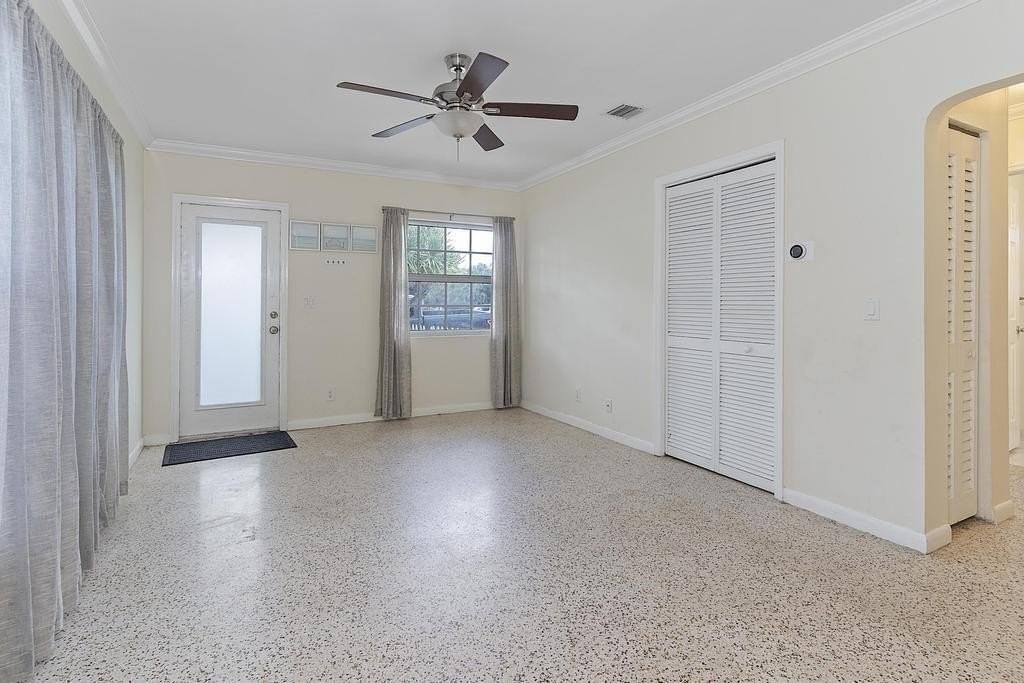 802 N J St - Photo 5 of 23