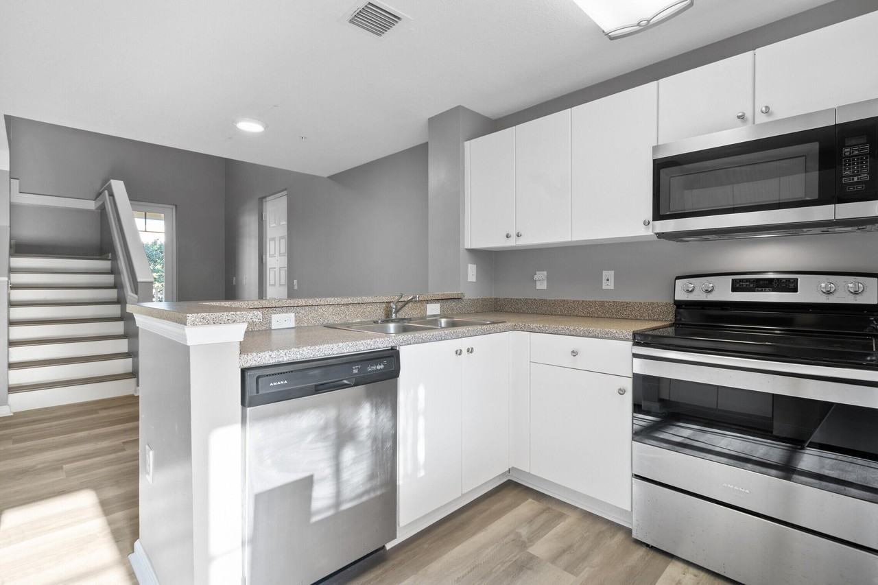 4822 Chancellor Dr #20 - Photo 5 of 26