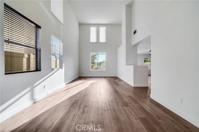 28 Homestead Dr - Photo 3 of 8