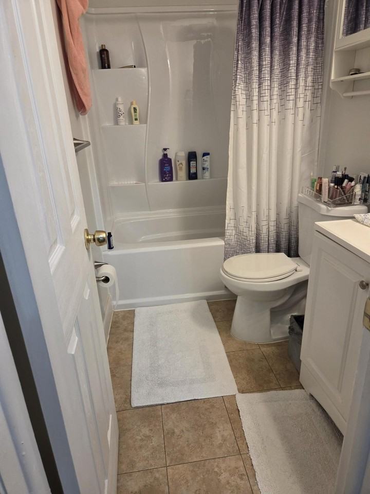 3062 Riverside Dr #4F - Photo 7 of 9