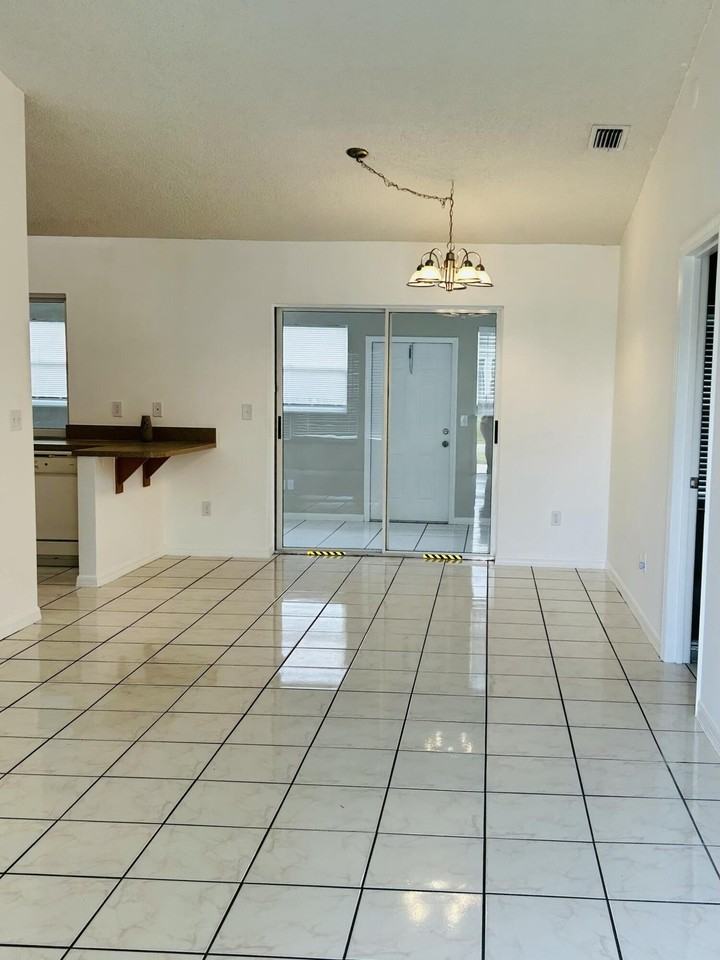 367 Sw Donna Ter - Photo 4 of 21