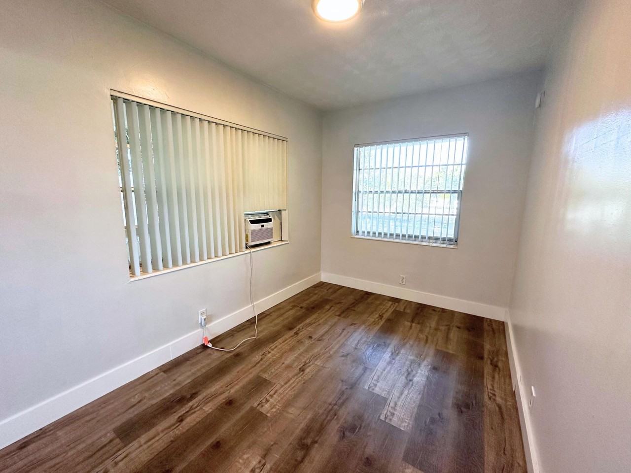 312 Ne 15th Ave #10 - Photo 6 of 10