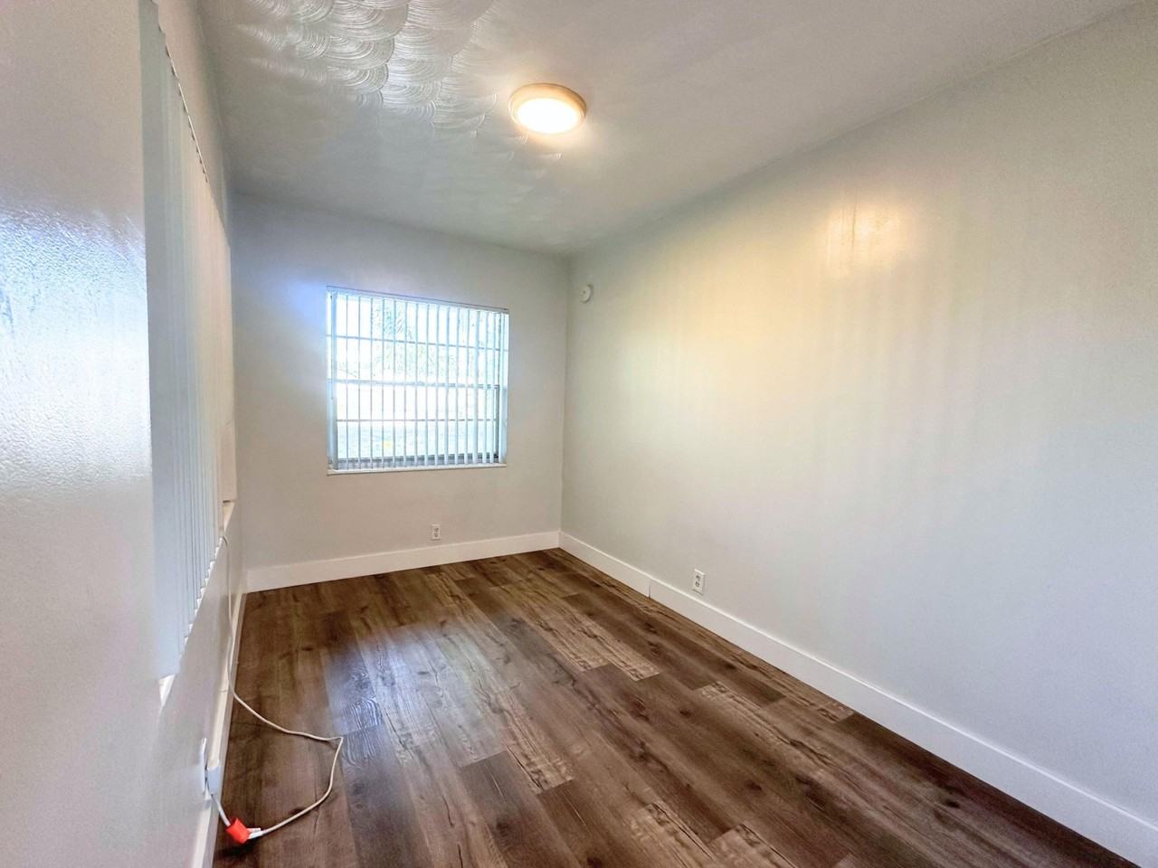 312 Ne 15th Ave #10 - Photo 7 of 10