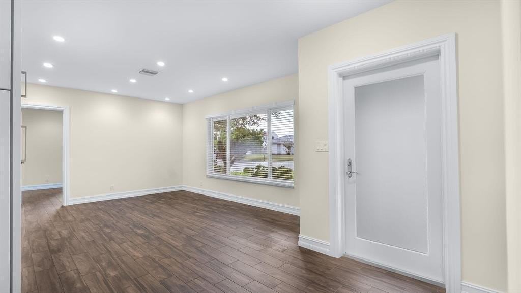1041 Sw 4th St - Photo 6 of 26