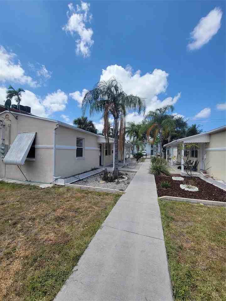 1822 Johnson St - Photo 2 of 12