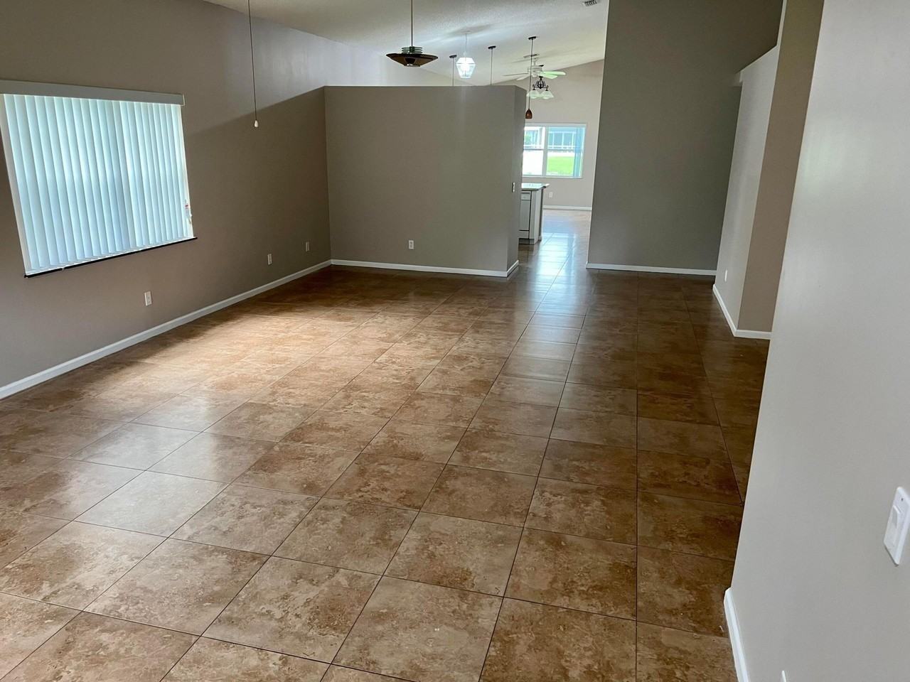 6365 Lansdowne Cir - Photo 6 of 30