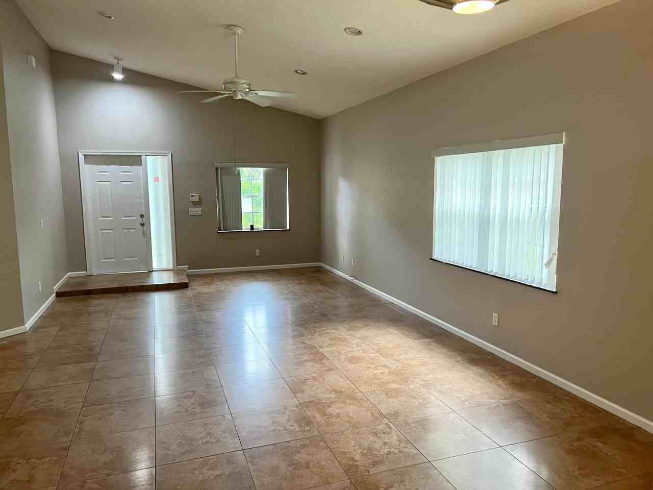 6365 Lansdowne Cir - Photo 7 of 30