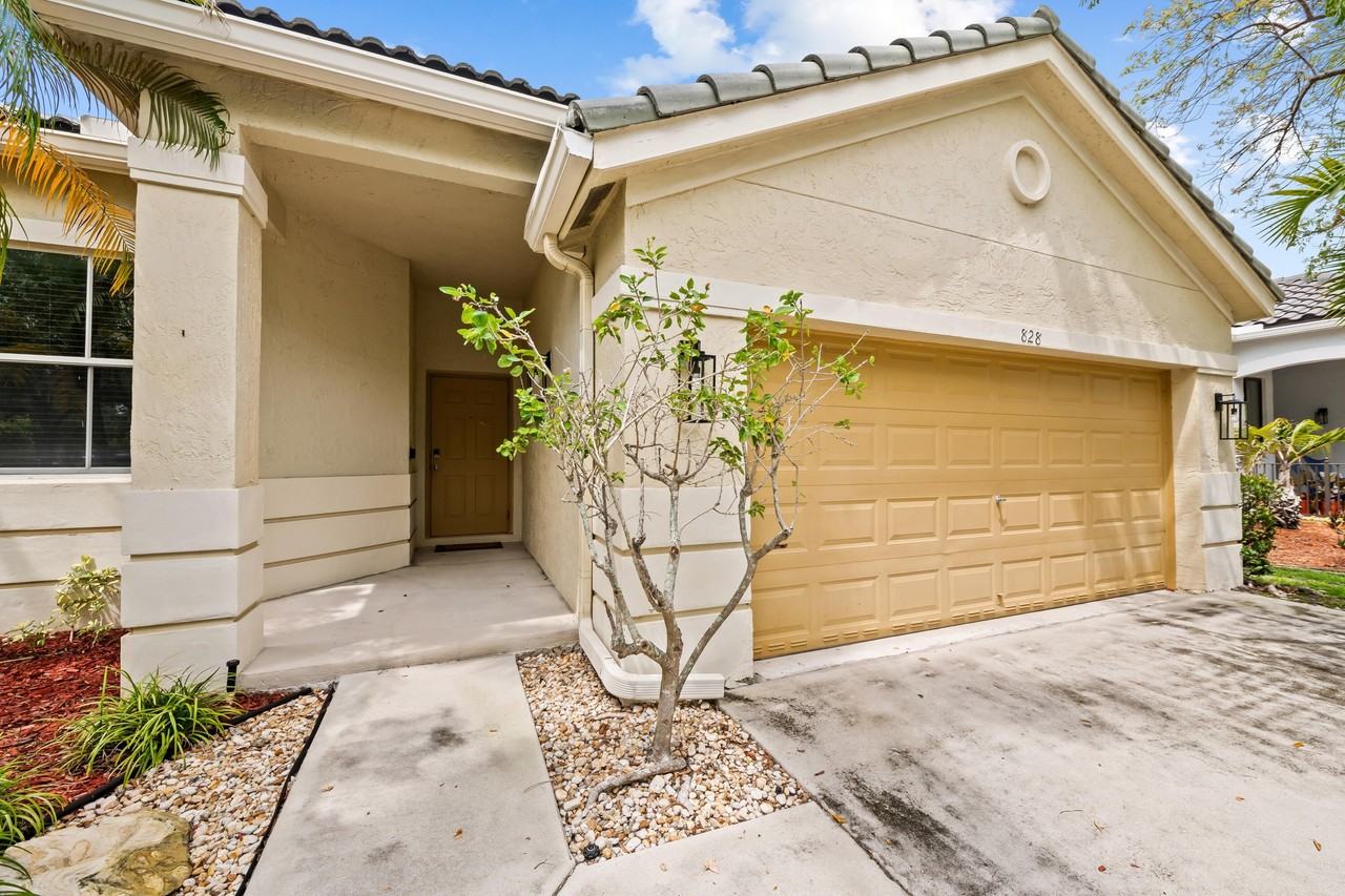 828 Vanda Ter - Photo 3 of 31