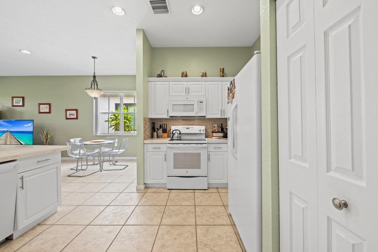 828 Vanda Ter - Photo 6 of 31