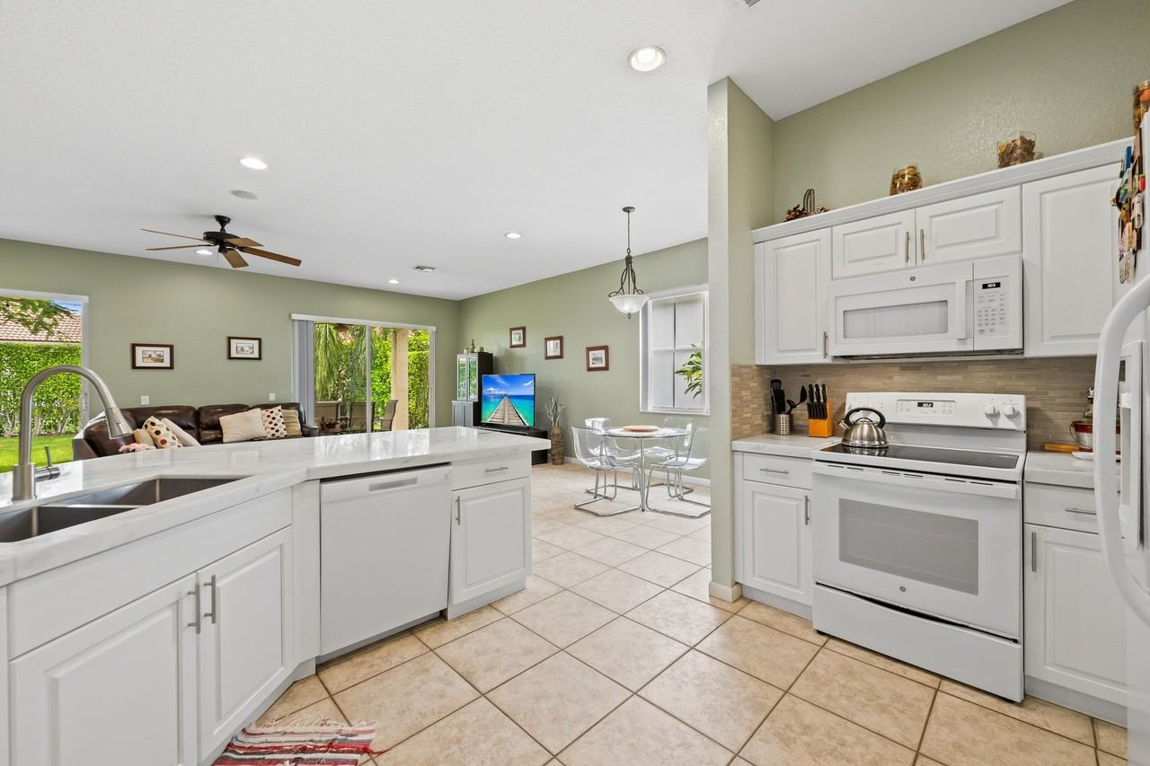 828 Vanda Ter - Photo 7 of 31