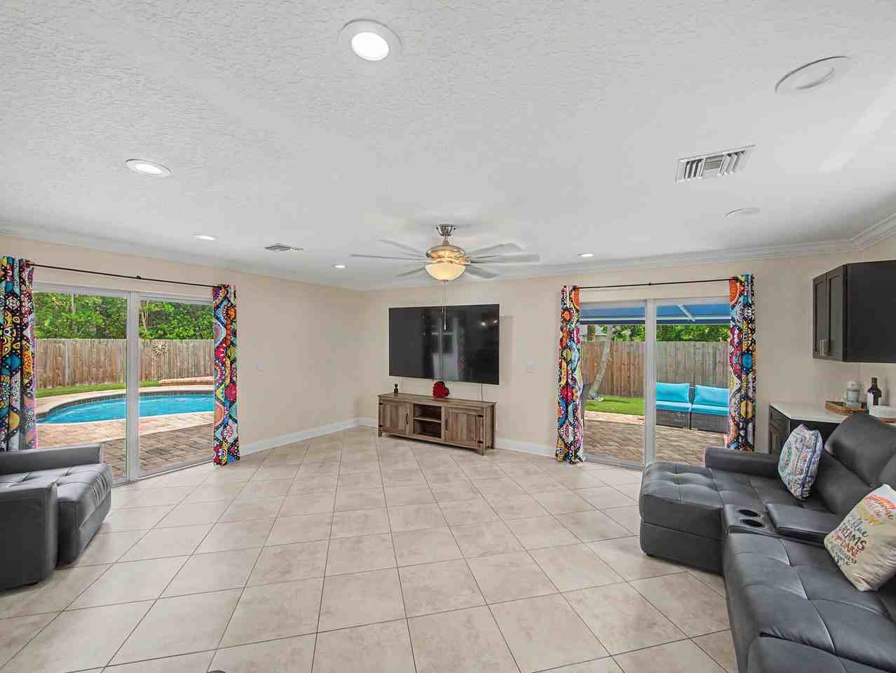 4868 Canal Dr - Photo 3 of 22