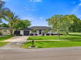 featured image of 908 Hibiscus Dr