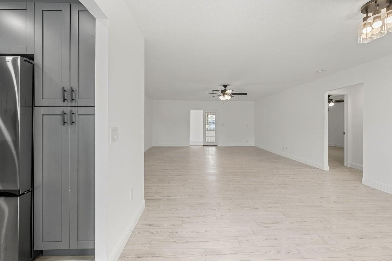 908 Hibiscus Dr - Photo 6 of 33