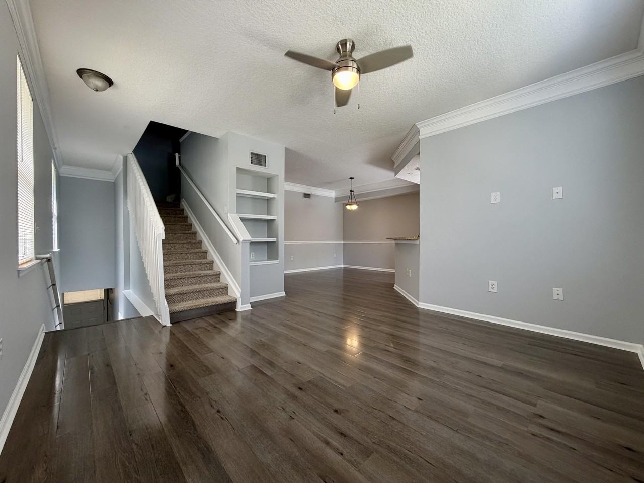 2010 Alta Meadows Ln #209 - Photo 5 of 35