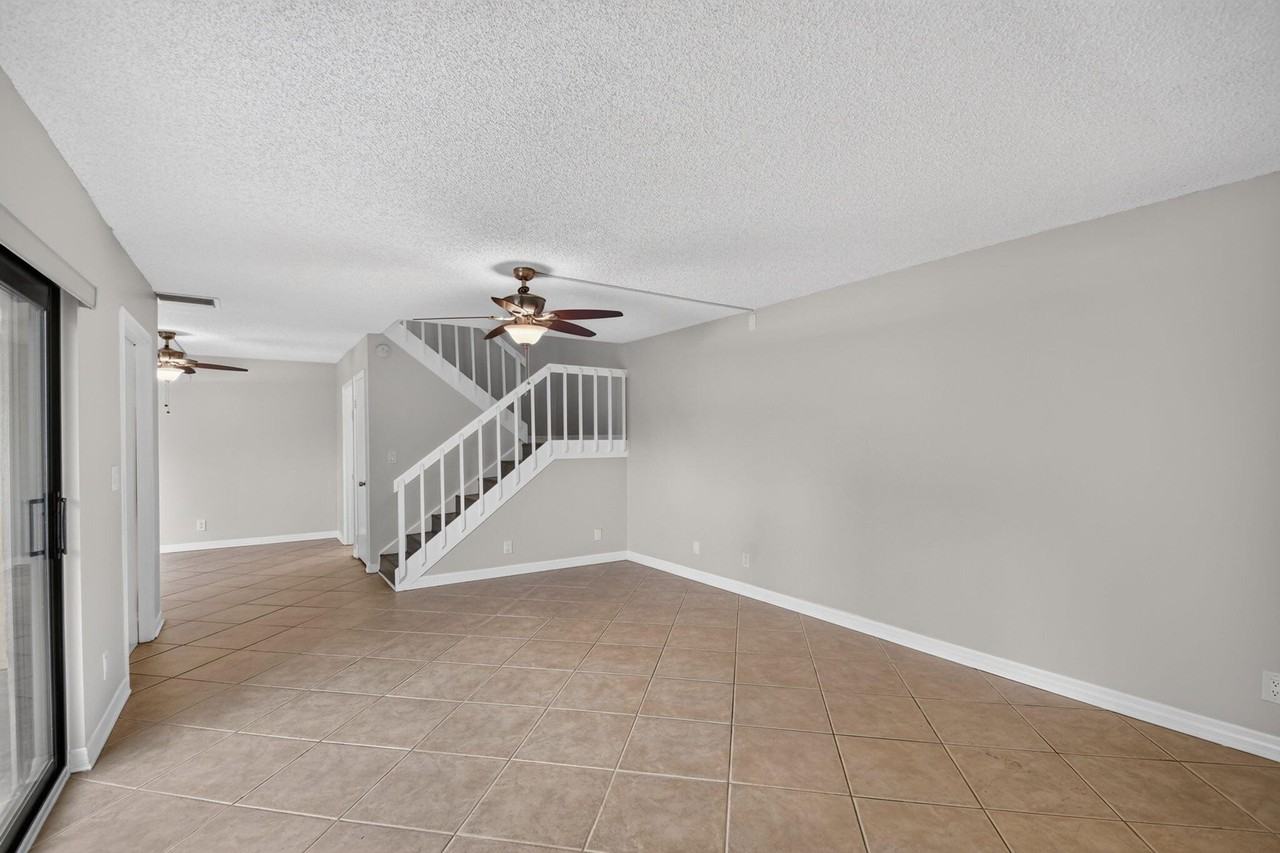 744 Springdale Cir - Photo 7 of 40