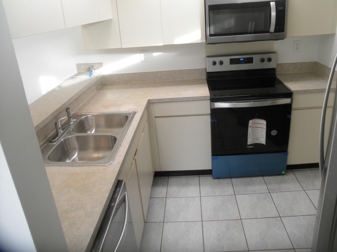 3896 Victoria Dr - Photo 4 of 13