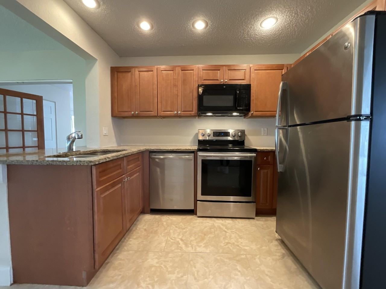 2016 Sw 16th Ave - Photo 2 of 25