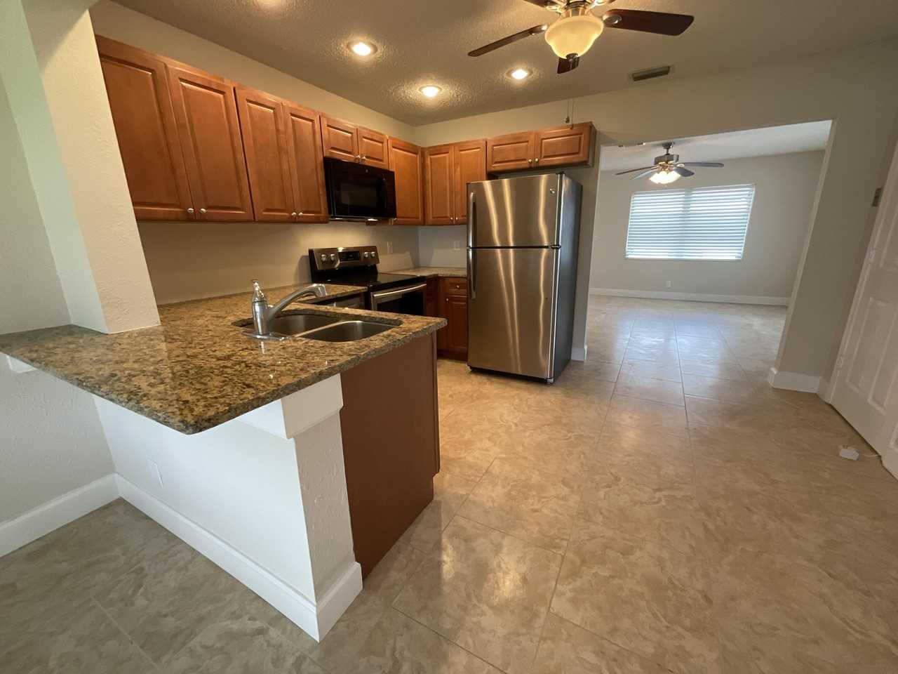 2016 Sw 16th Ave - Photo 3 of 25