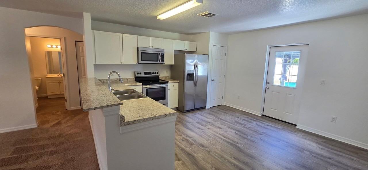 2135 19th Ave Sw - Photo 5 of 32