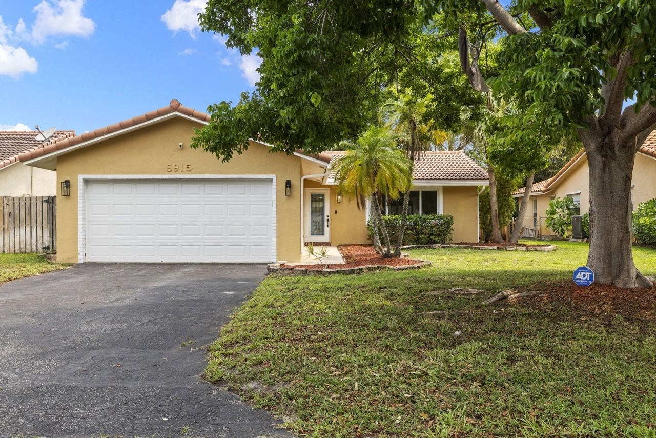 8915 Nw 26th Ct - Photo 3 of 18