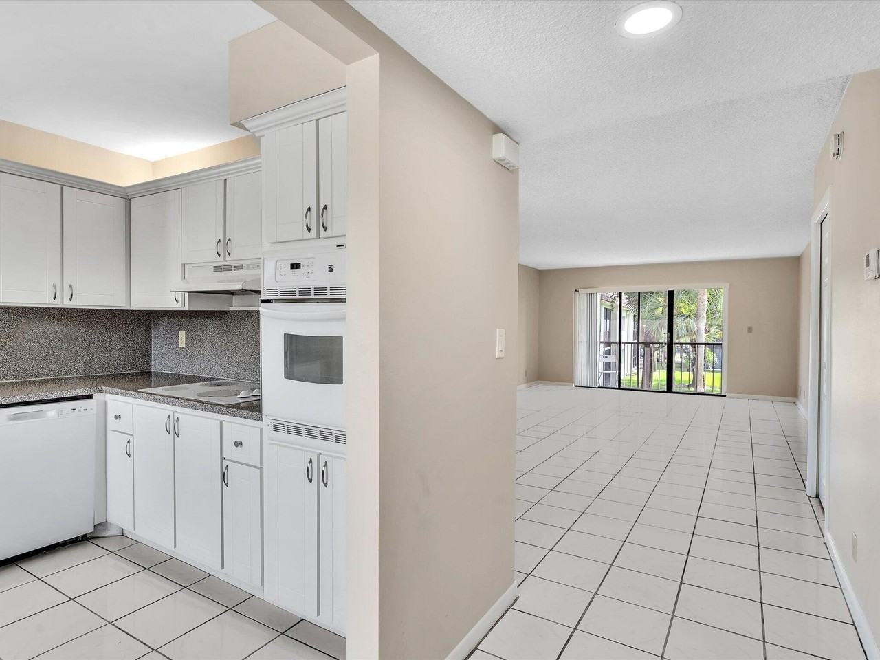16252 Laurel Dr #201 - Photo 5 of 29
