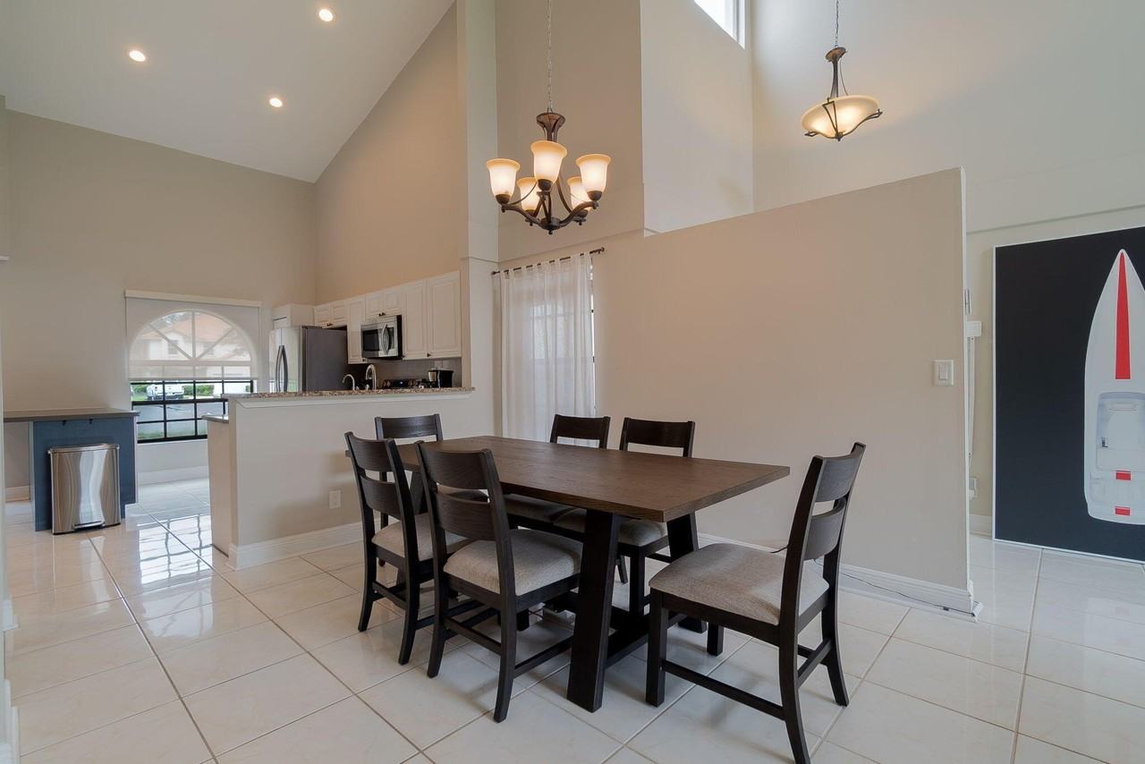 13547 Fountain View Blvd - Photo 5 of 32