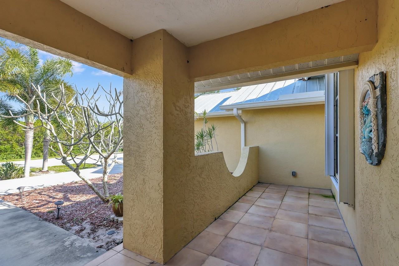 137 Queens Rd - Photo 4 of 34