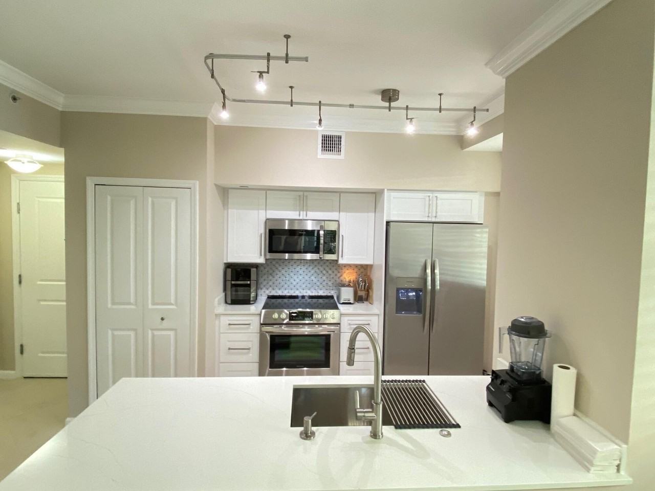 225 Ne 1st St #202 - Photo 2 of 24