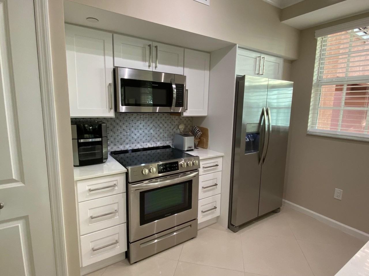 225 Ne 1st St #202 - Photo 5 of 24