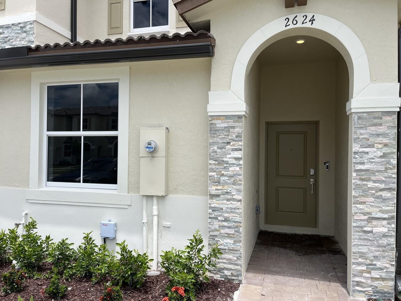 2624 Se 25th Ct - Photo 2 of 42