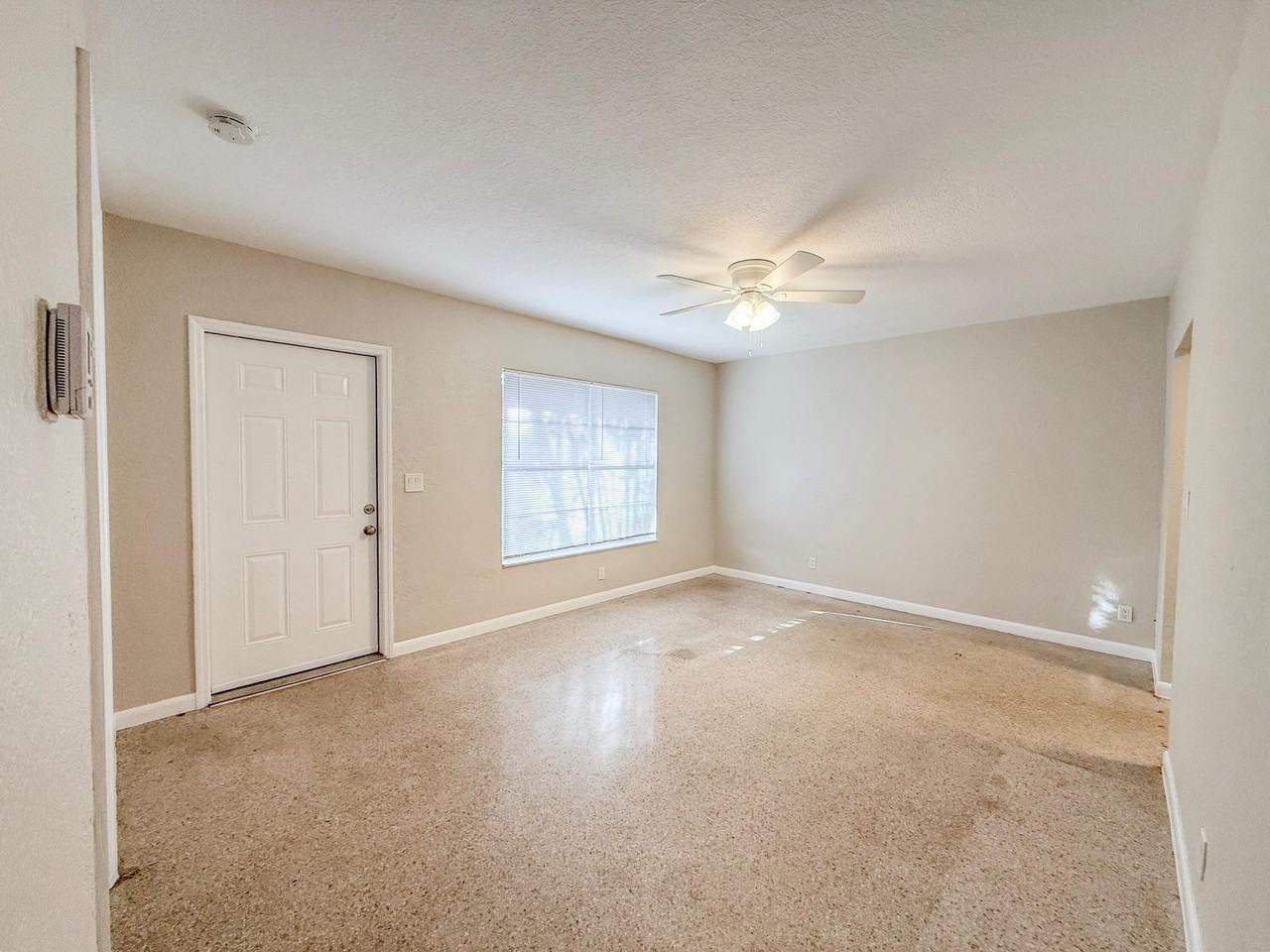1210 Sw 26th St #4 - Photo 3 of 18