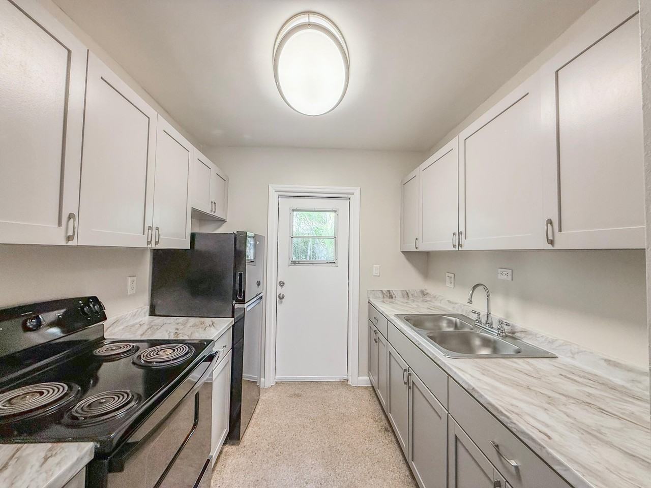 1210 Sw 26th St #4 - Photo 5 of 18