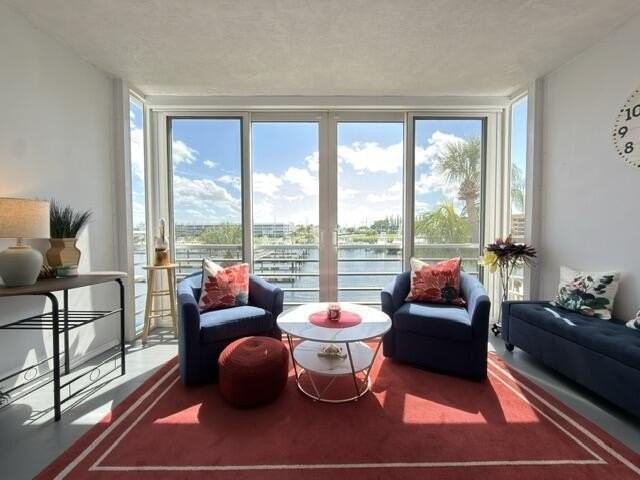 29 Yacht Club Dr #306