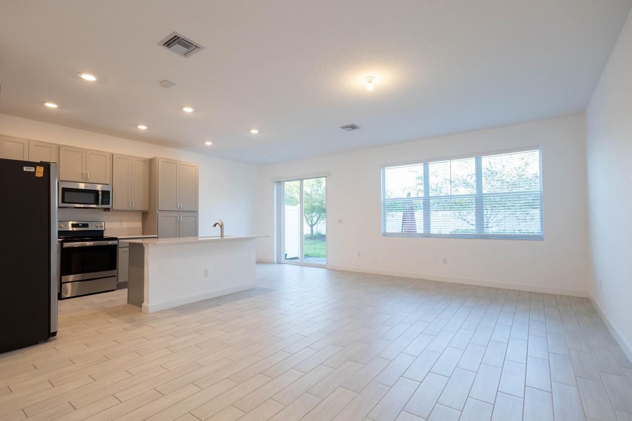 4985 Navali Dr - Photo 2 of 18