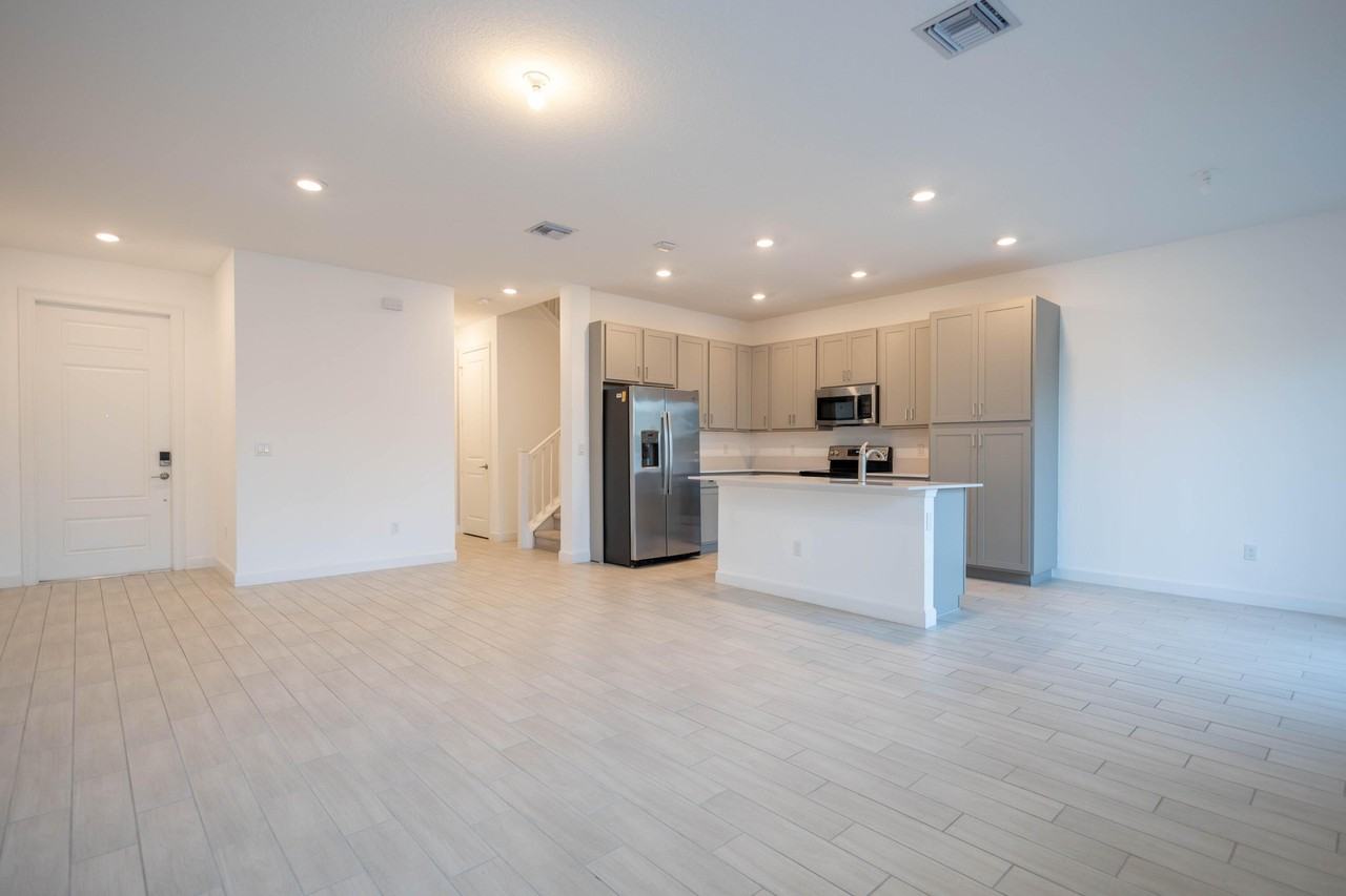 4985 Navali Dr - Photo 4 of 18
