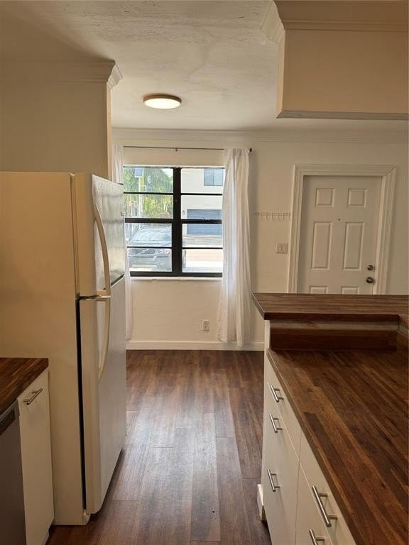 520 Ne 58th St #B - Photo 7 of 23
