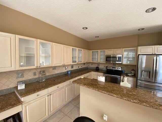 7705 Thornlee Dr - Photo 4 of 13