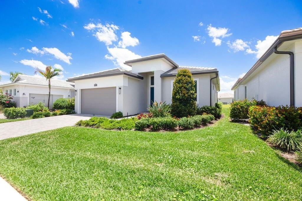11338 Sw Pietra Way - Photo 4 of 44