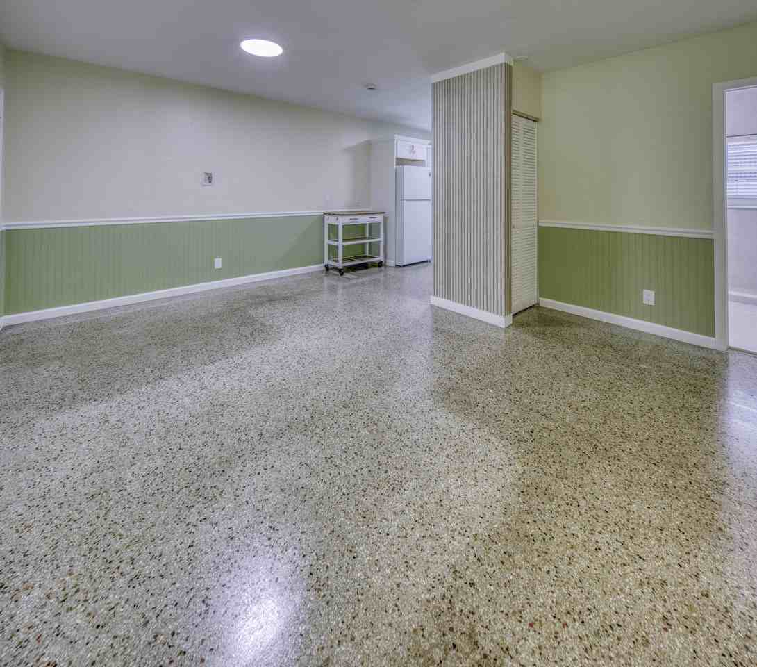 301 N Federal Hwy #2 - Photo 6 of 11